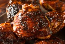 Ostropel de pui cu usturoi și ardei iute – pentru cei iubitori de mâncare picantă